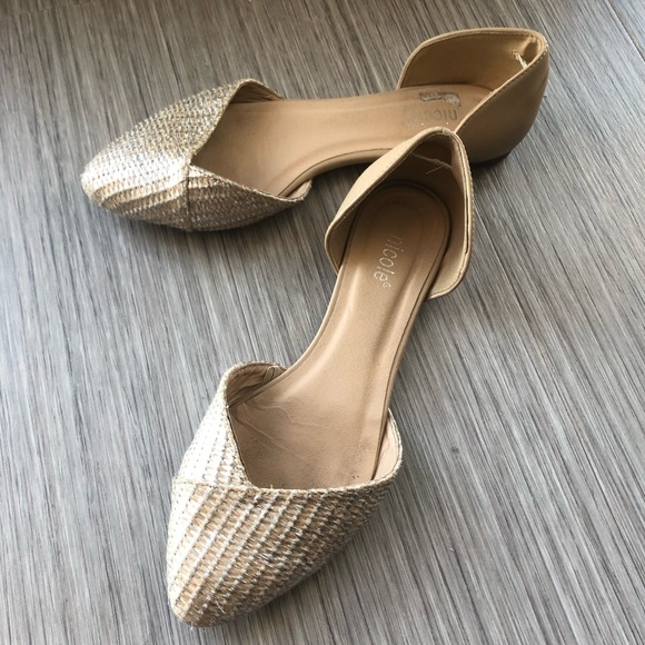 POINTED TOE METALLIC FLATS - Picture 2 of 2